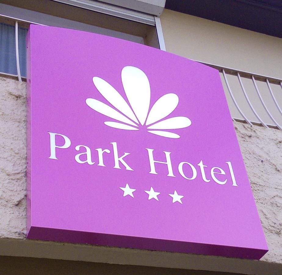 Park Hotel & Appartements Cholet Exterior foto